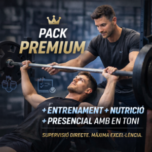 Entrenador corregint a client, pack premium de entrenament presencial.
